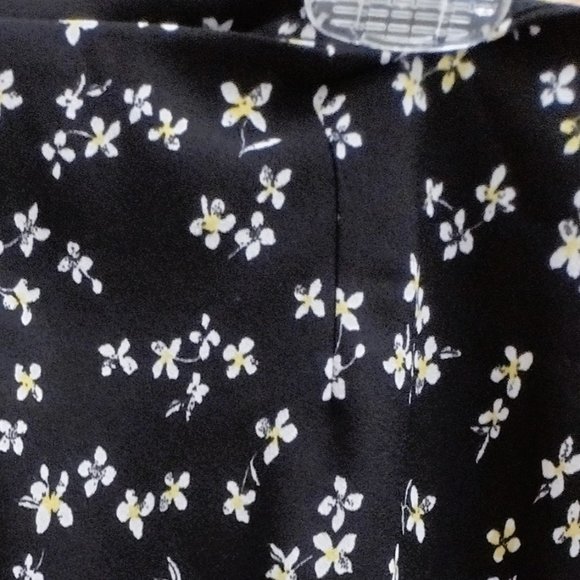 Bar III A Line Skirt Black with White and Yellow Flowers Size 12 NWT - Picture 5 of 6